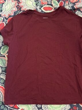 wild fable Womens Short Sleeve Crewneck T-Shirt - Burgundy